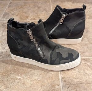 Steve Madden shoes for women size 9